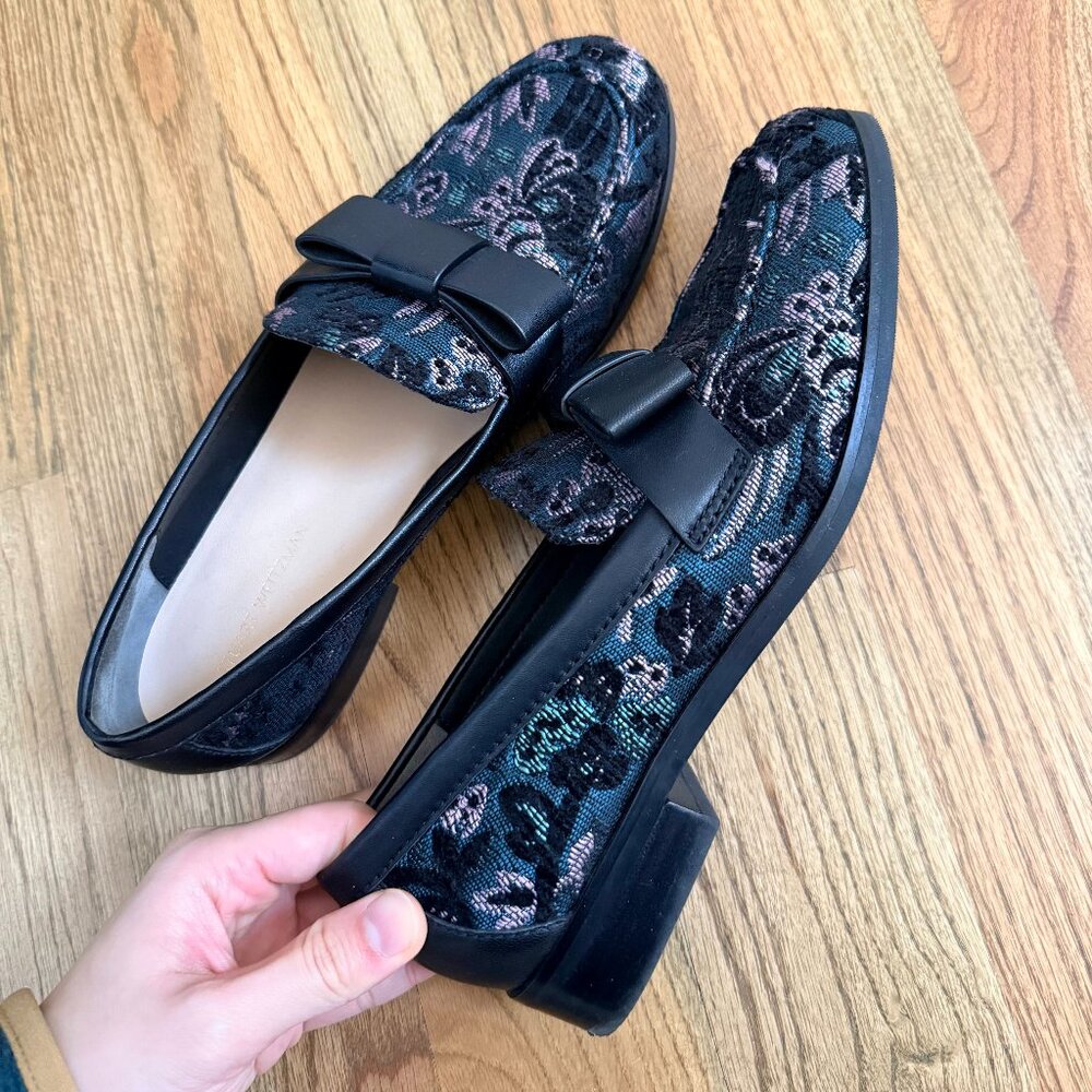 Stuart Weitzman Women Bowtie Loafer Size 7.5 Pine/Black